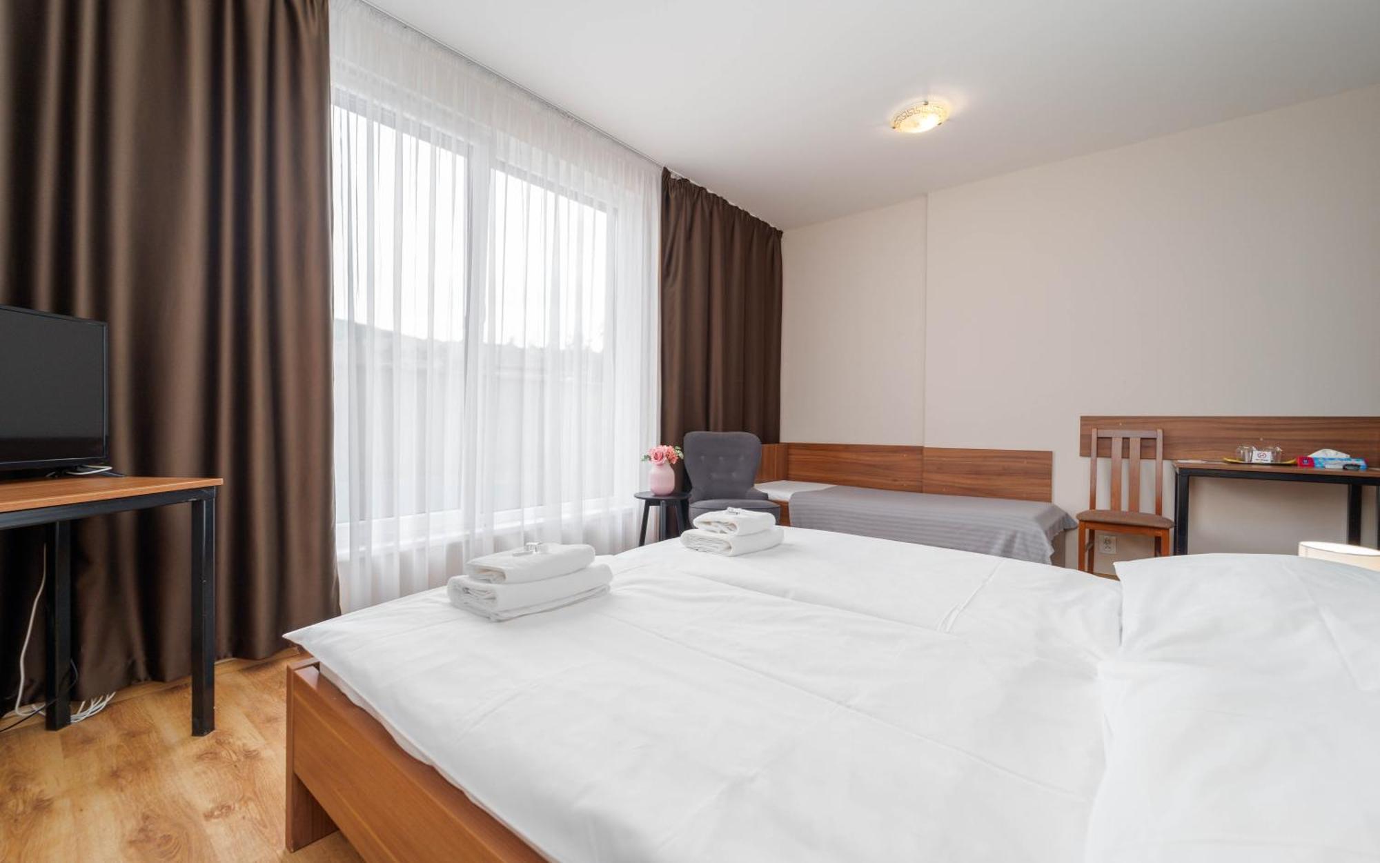 Hotel Arena Brumov Eksteriør billede
